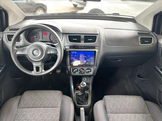 VOLKSWAGEN-FOX-2013