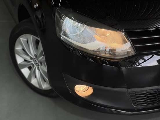 VOLKSWAGEN-FOX-2012
