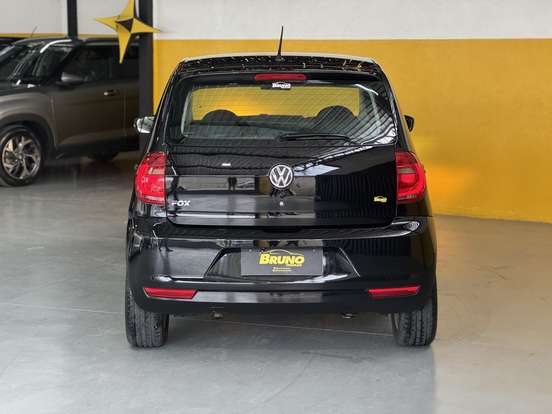 VOLKSWAGEN-FOX-2012
