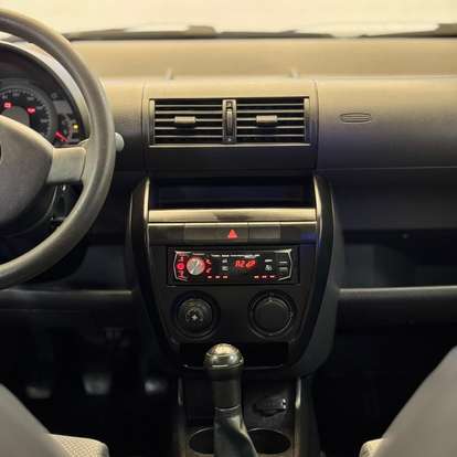VOLKSWAGEN-FOX-2006