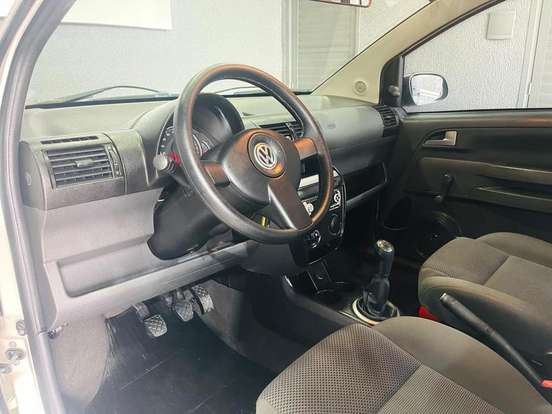 VOLKSWAGEN-FOX-2009