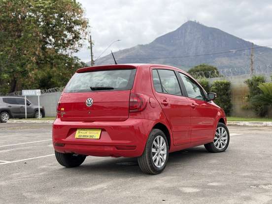 VOLKSWAGEN-FOX-2014