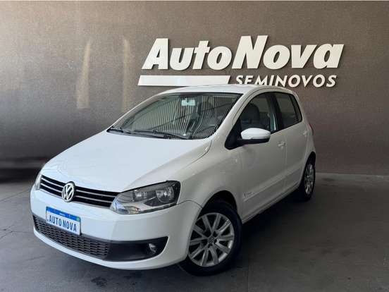 VOLKSWAGEN-FOX-2012