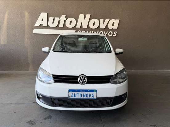 VOLKSWAGEN-FOX-2012