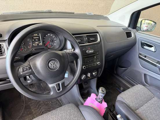 VOLKSWAGEN-FOX-2012