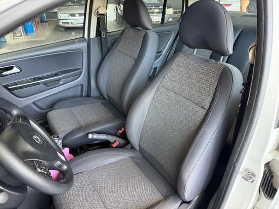 VOLKSWAGEN-FOX-2012
