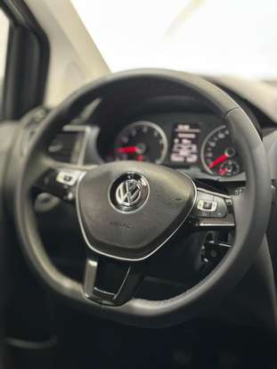 VOLKSWAGEN-FOX-2015