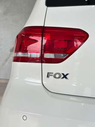 VOLKSWAGEN-FOX-2015