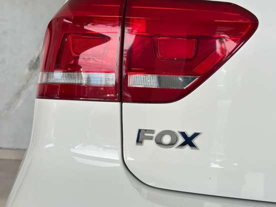 VOLKSWAGEN-FOX-1.0 MPI BLUEMOTION 12V FLEX 4P MANUAL VOLKSWAGEN-FOX-2015