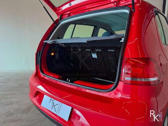 VOLKSWAGEN-FOX-2015