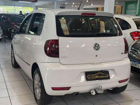 VOLKSWAGEN-FOX-2012