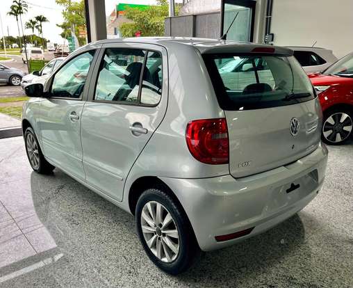 VOLKSWAGEN-FOX-2014
