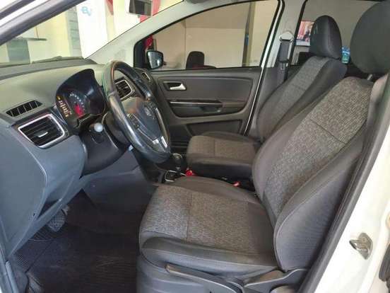 VOLKSWAGEN-FOX-1.6 MI PRIME 8V FLEX 4P AUTOMATIZADO VOLKSWAGEN-FOX-2013