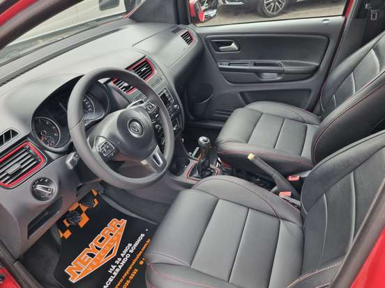 VOLKSWAGEN-FOX-1.6 MI ROCK IN RIO 8V FLEX 4P MANUAL VOLKSWAGEN-FOX-2013