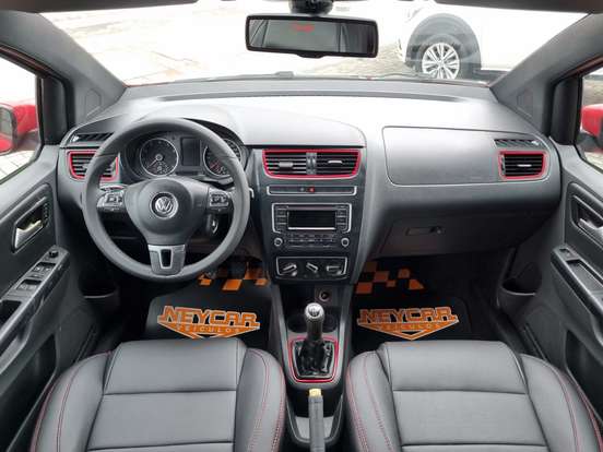 VOLKSWAGEN-FOX-2013
