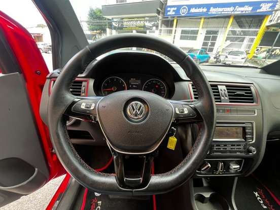 VOLKSWAGEN-FOX-1.6 MI ROCK IN RIO 8V FLEX 4P MANUAL VOLKSWAGEN-FOX-2015