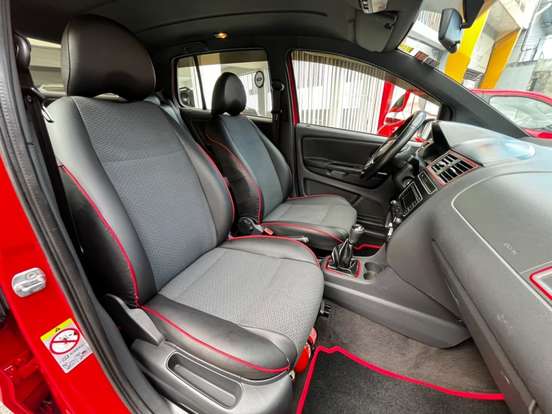 VOLKSWAGEN-FOX-2015