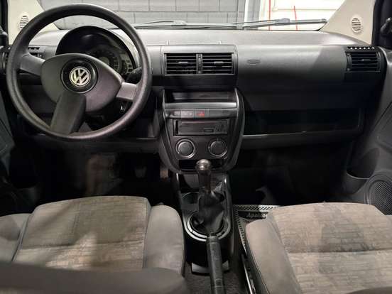 VOLKSWAGEN-FOX-2005