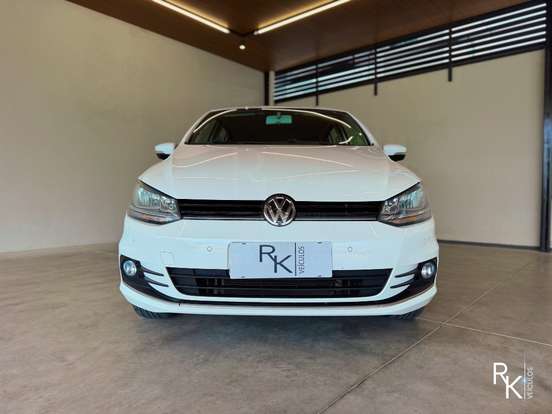 VOLKSWAGEN-FOX-1.6 MSI COMFORTLINE 8V FLEX 4P AUTOMATIZADO VOLKSWAGEN-FOX-2016