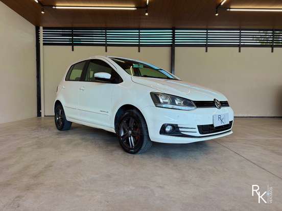 VOLKSWAGEN-FOX-2016