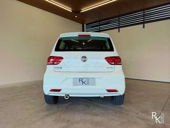 VOLKSWAGEN-FOX-1.6 MSI COMFORTLINE 8V FLEX 4P AUTOMATIZADO VOLKSWAGEN-FOX-2016