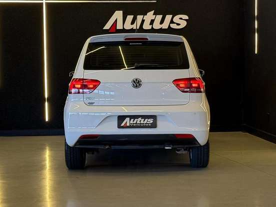VOLKSWAGEN-FOX-2015