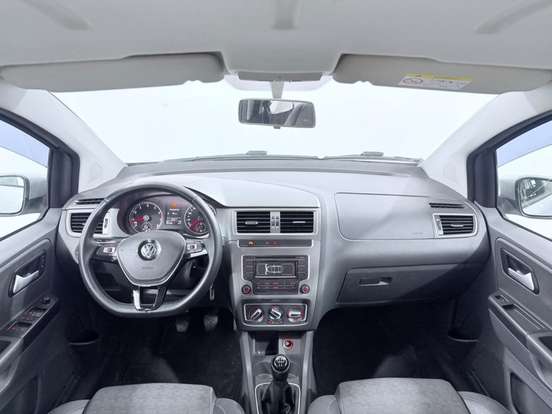 VOLKSWAGEN-FOX-1.6 MSI COMFORTLINE 8V FLEX 4P MANUAL VOLKSWAGEN-FOX-2015