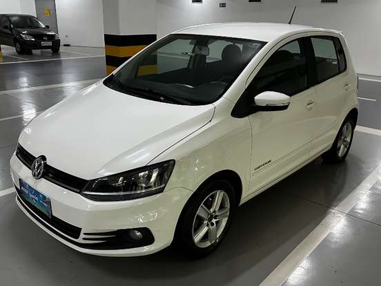 VOLKSWAGEN-FOX-1.6 MSI COMFORTLINE 8V FLEX 4P MANUAL VOLKSWAGEN-FOX-2015