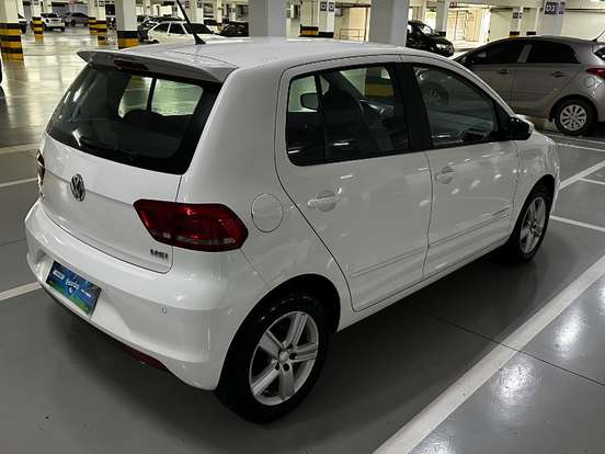 VOLKSWAGEN-FOX-1.6 MSI COMFORTLINE 8V FLEX 4P MANUAL VOLKSWAGEN-FOX-2015