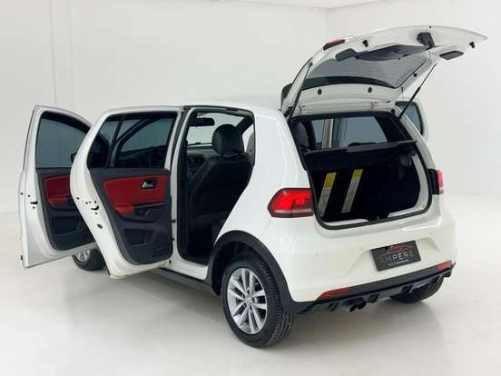 VOLKSWAGEN-FOX-2016