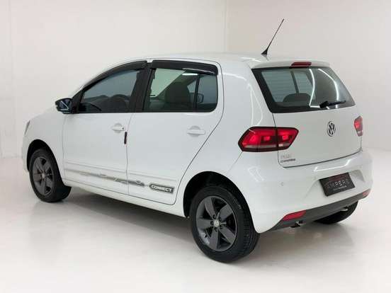 VOLKSWAGEN-FOX-2018