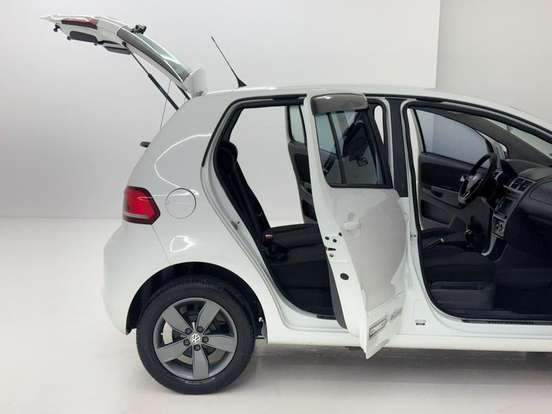 VOLKSWAGEN-FOX-2018