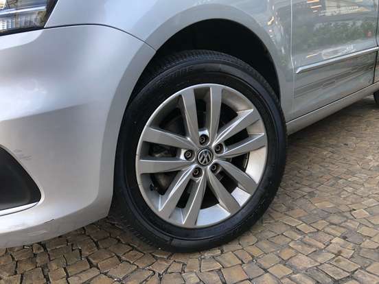 VOLKSWAGEN-FOX-2018