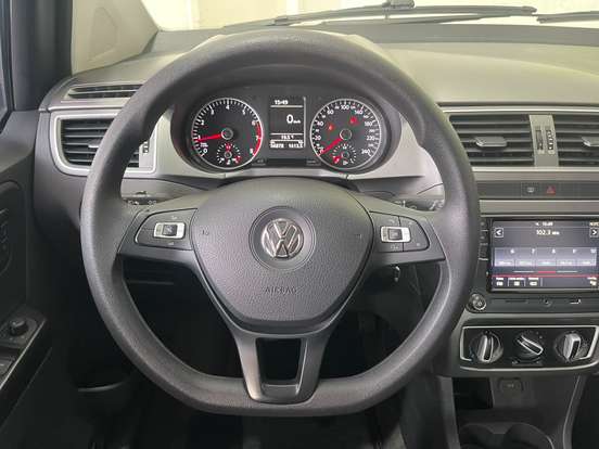 VOLKSWAGEN-FOX-2021