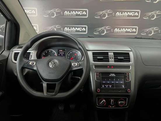 VOLKSWAGEN-FOX-2020