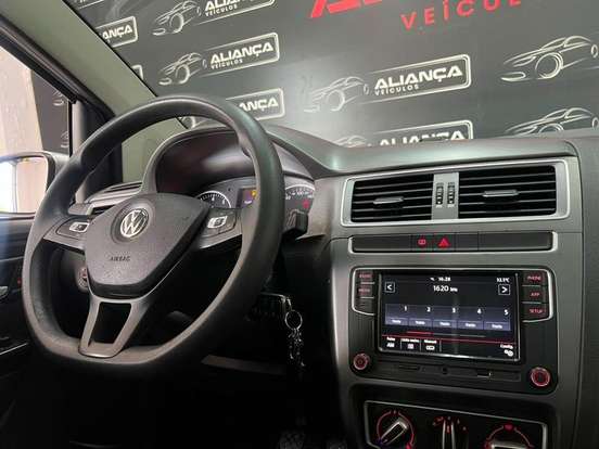 VOLKSWAGEN-FOX-1.6 MSI TOTAL FLEX CONNECT 4P MANUAL VOLKSWAGEN-FOX-2020