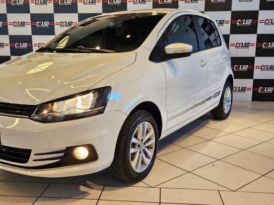 VOLKSWAGEN-FOX-2019