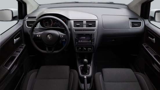 VOLKSWAGEN-FOX-2019
