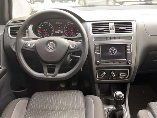 VOLKSWAGEN-FOX-2019