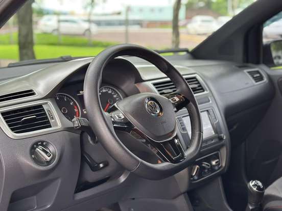 VOLKSWAGEN-FOX-2018