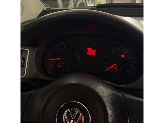 VOLKSWAGEN-FOX-1.6 MSI TRENDLINE 8V FLEX 4P MANUAL VOLKSWAGEN-FOX-2014