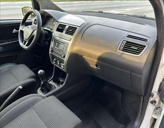 VOLKSWAGEN-FOX-2018