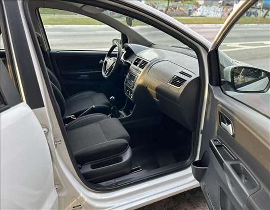 VOLKSWAGEN-FOX-2018