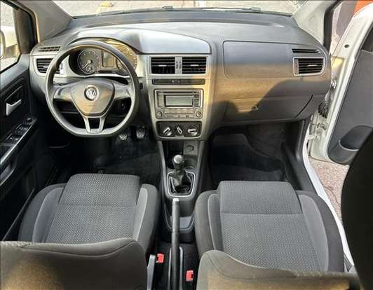 VOLKSWAGEN-FOX-2018