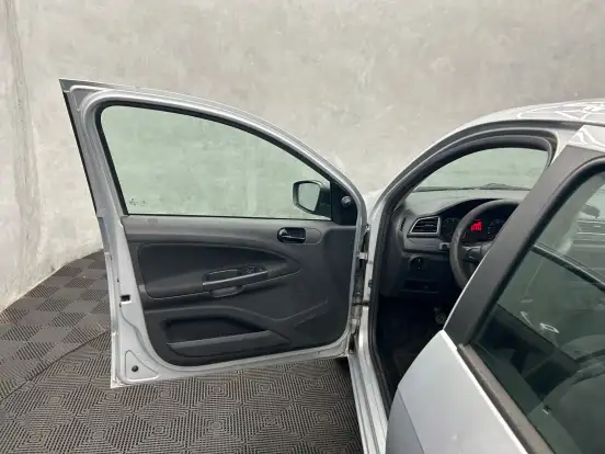 VOLKSWAGEN-GOL-1.0 12V MPI TOTALFLEX 4P MANUAL VOLKSWAGEN-GOL-2021