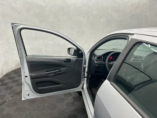 VOLKSWAGEN-GOL-1.0 12V MPI TOTALFLEX 4P MANUAL VOLKSWAGEN-GOL-2022