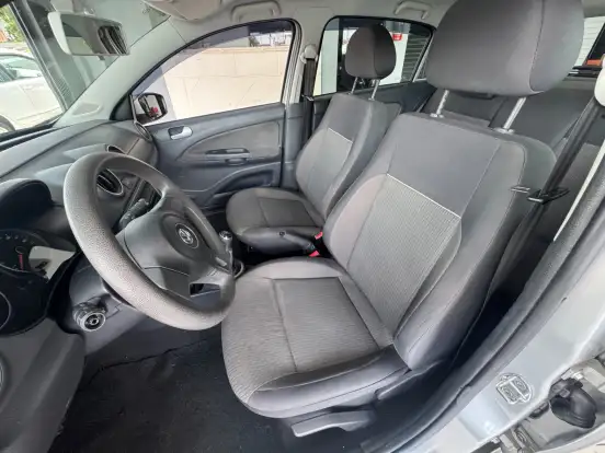 VOLKSWAGEN-GOL-1.6 MI 8V FLEX 4P MANUAL G.VI VOLKSWAGEN-GOL-2013
