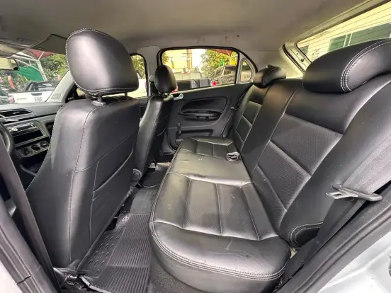 VOLKSWAGEN-GOL-2016
