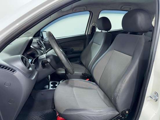 VOLKSWAGEN-GOL-1.6 MI 8V FLEX 4P MANUAL VOLKSWAGEN-GOL-2013