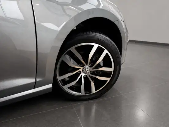 VOLKSWAGEN-GOLF-2014